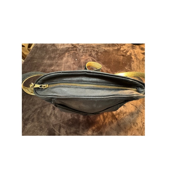 Versace Black Leather Crossbody bag EUC - Picture 6 of 10